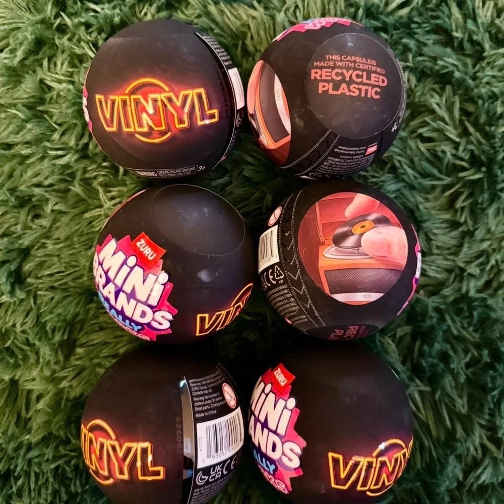 6 ZURU Mini Brands Really Works Vinyl Capsule Ball